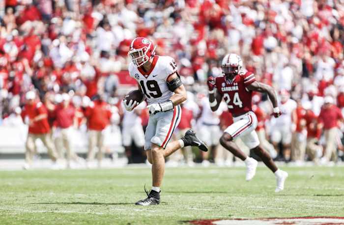 Georgia tight end Brock Bowers (19) during a game against South Carolina at Williams-Brice Stadium in Columbia, S.C. (Photo by Tony Walsh)